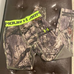 Boys under armor small camo insulated leggings